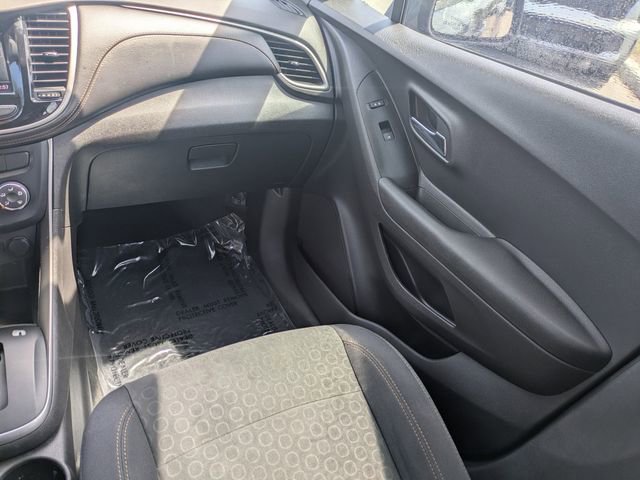 Used 2020 Chevrolet Trax LS FWD image 16