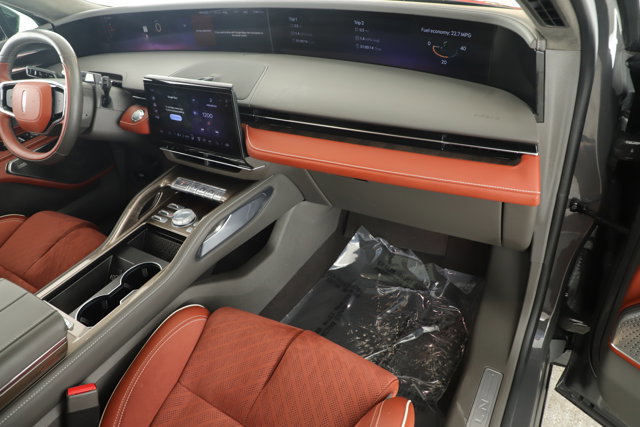 Used 2025 Lincoln Nautilus Black Label image 24