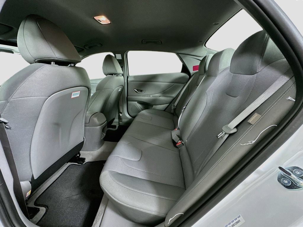 New 2026 Hyundai Elantra SE FWD image 16