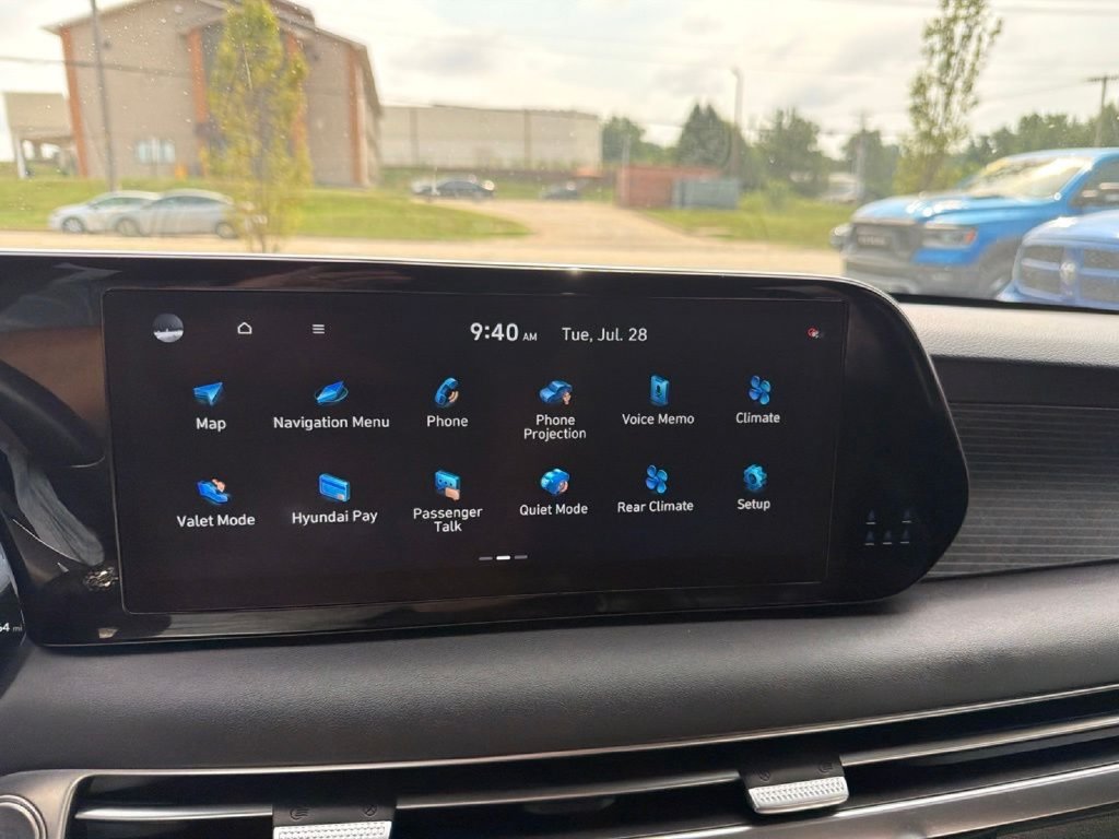Used 2023 Hyundai Palisade Limited AWD/4WD image 26