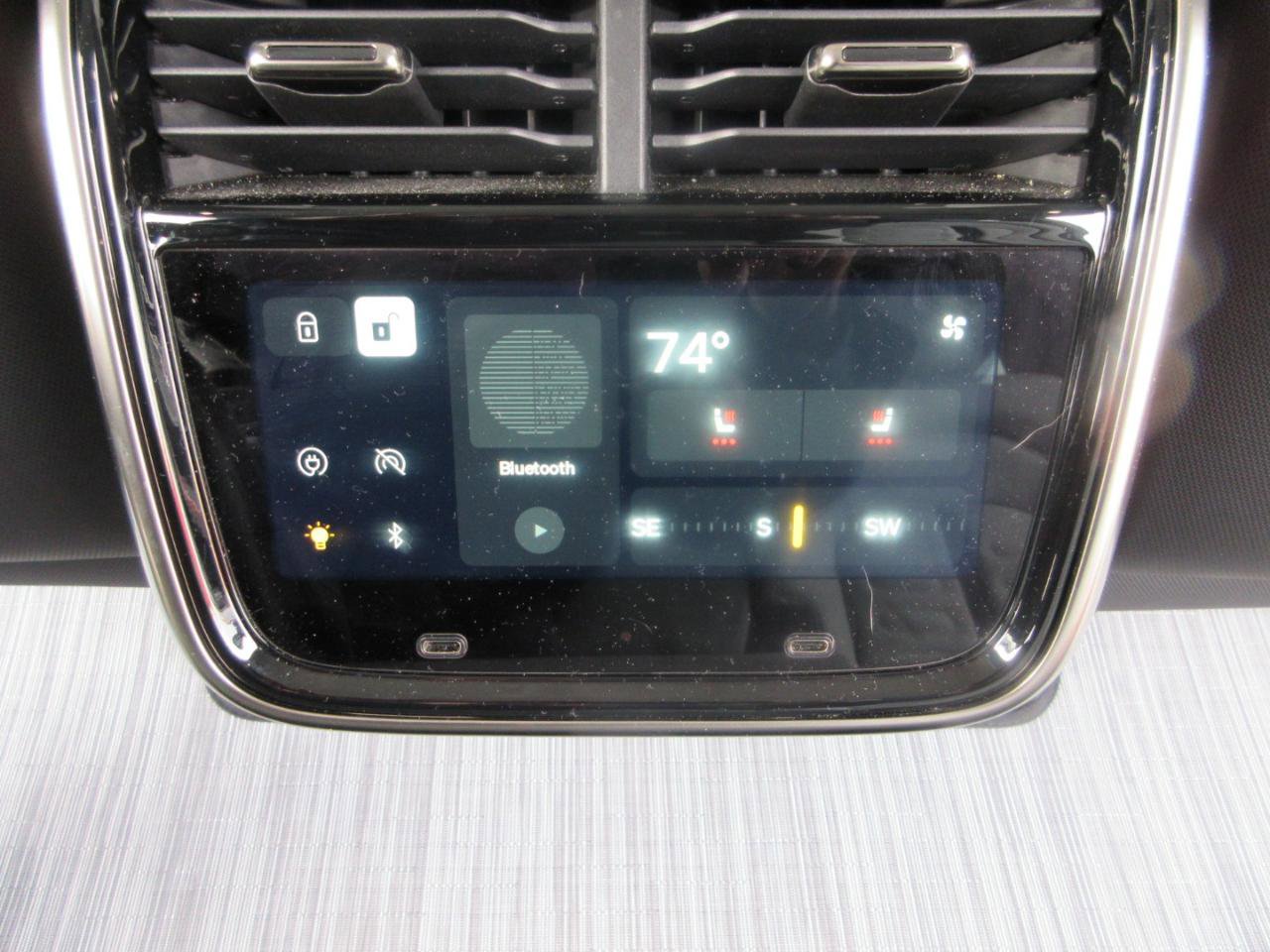 Used 2023 Rivian R1S Launch Edition image 46