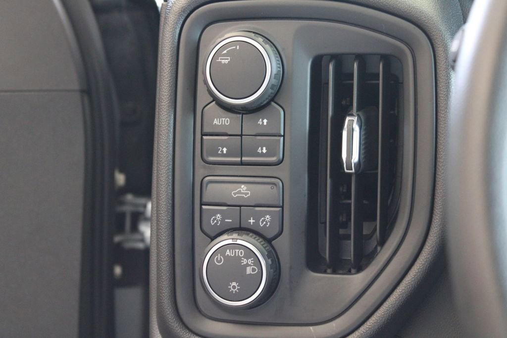 Used 2025 Chevrolet Silverado 1500 Custom Trail Boss AWD/4WD image 28