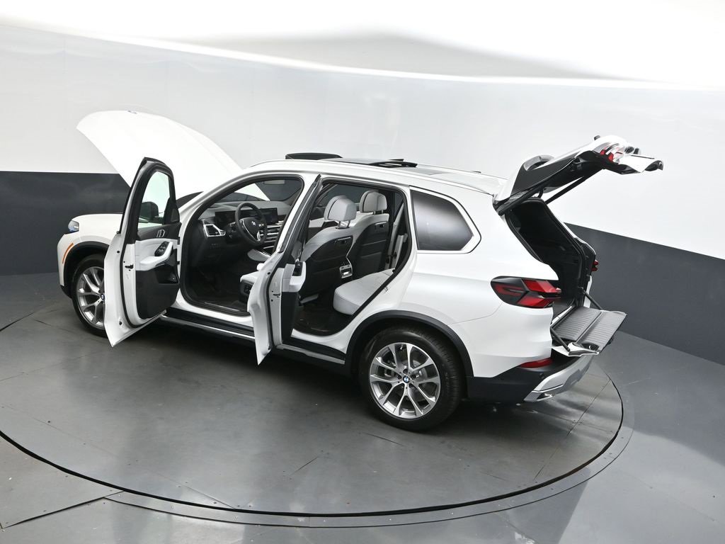 New 2026 BMW X5 xDrive50e image 47