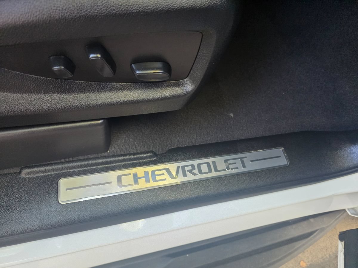 Used 2020 Chevrolet Suburban LT RWD image 40