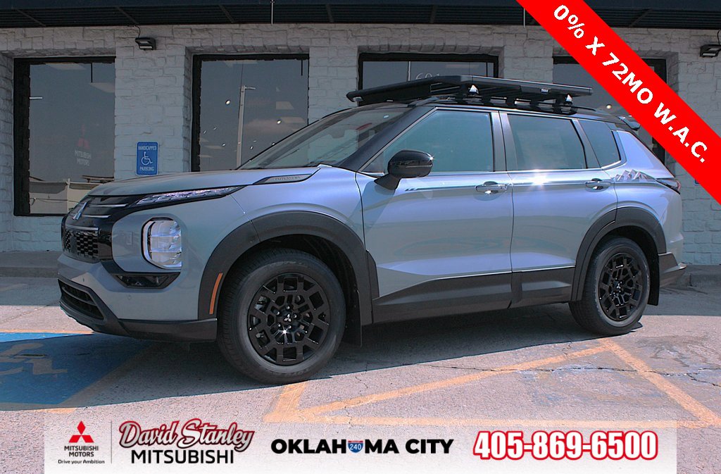 New 2025 Mitsubishi Outlander SE image 1