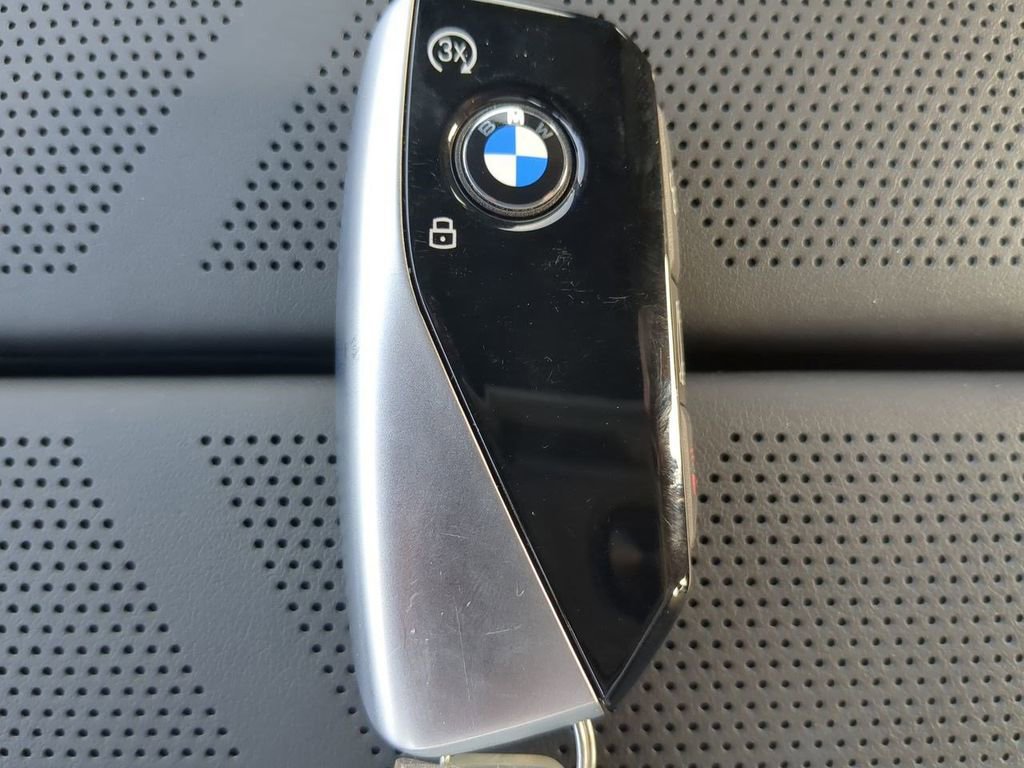 Certified 2026 BMW 740i xDrive image 31