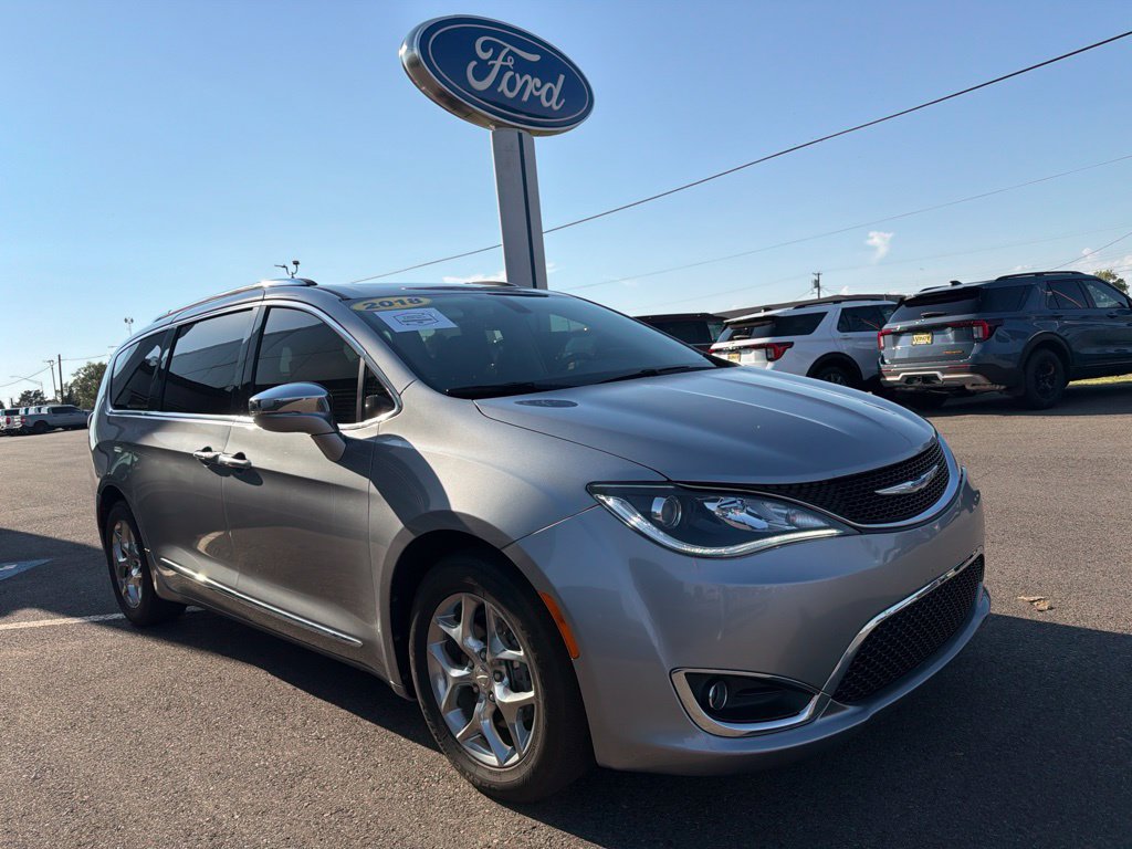 Used 2018 Chrysler Pacifica Limited FWD image 4