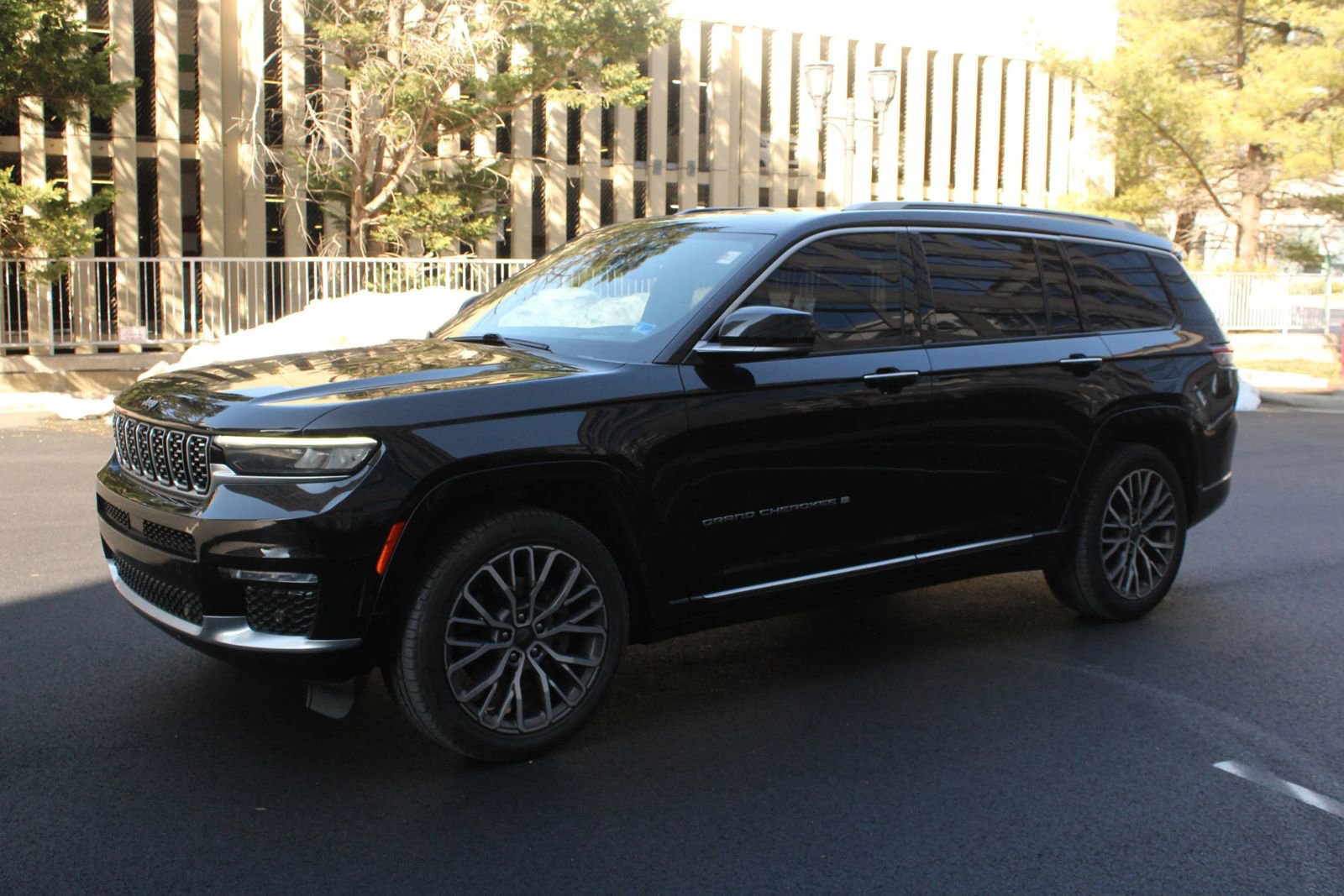 Used 2021 Jeep Grand Cherokee L Summit image 11