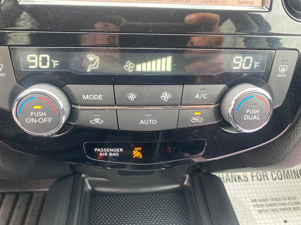 Used 2018 Nissan Rogue SV w/ Premium Package image 27