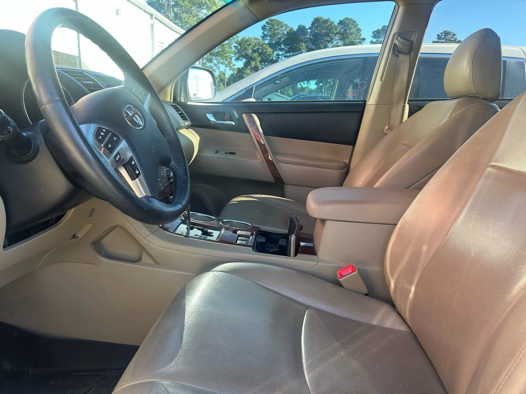 Used 2012 Toyota Highlander Limited image 10