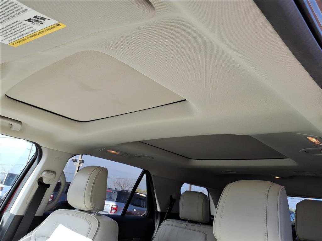Certified 2018 Ford Explorer Platinum image 18