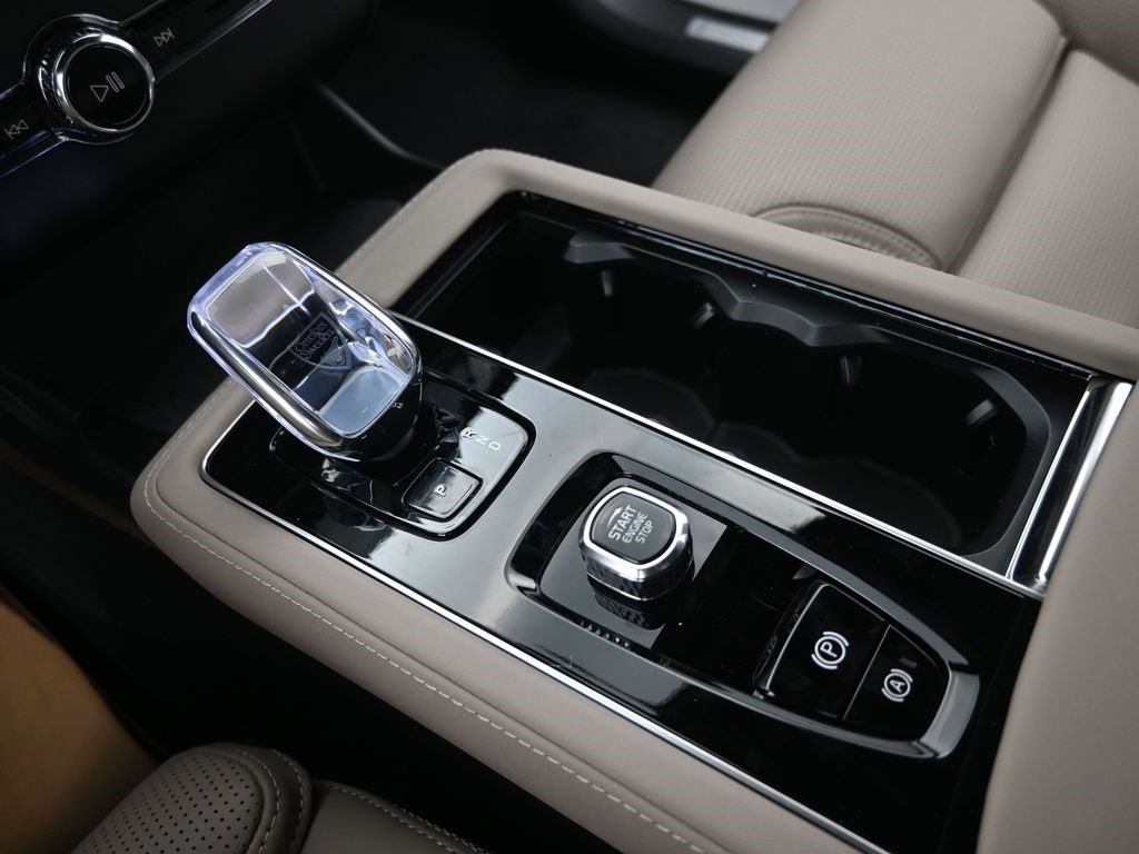 New 2026 Volvo XC90 B6 Ultra image 24