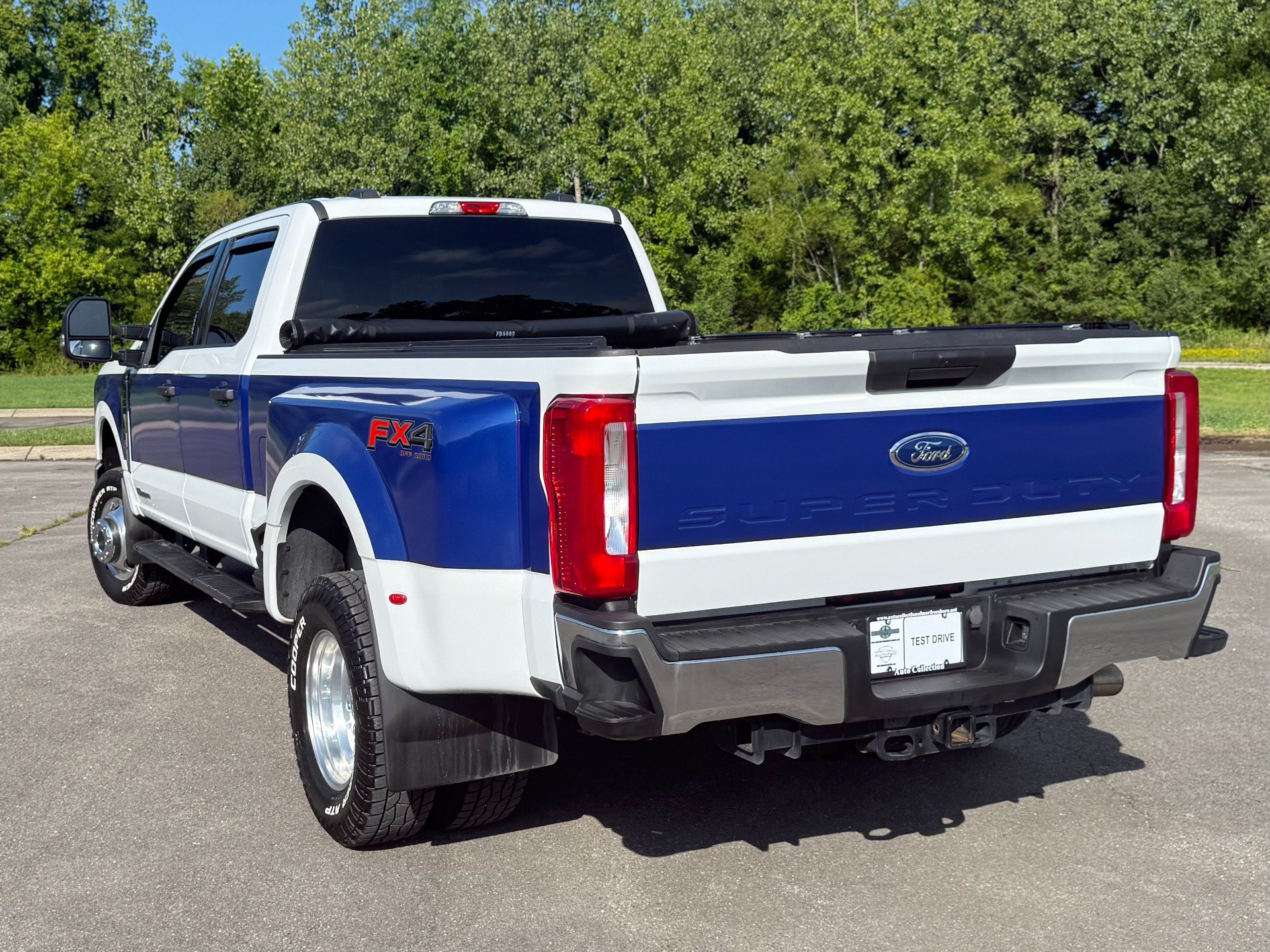 Used 2024 Ford F350 XLT w/ FX4 Off-Road Package AWD/4WD image 4