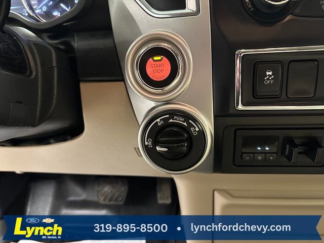 Used 2017 Nissan Titan SV image 11