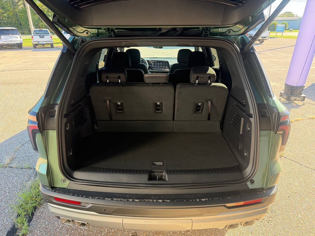 New 2027 Chevrolet Traverse LT w/ Driver Confidence Package FWD image 20