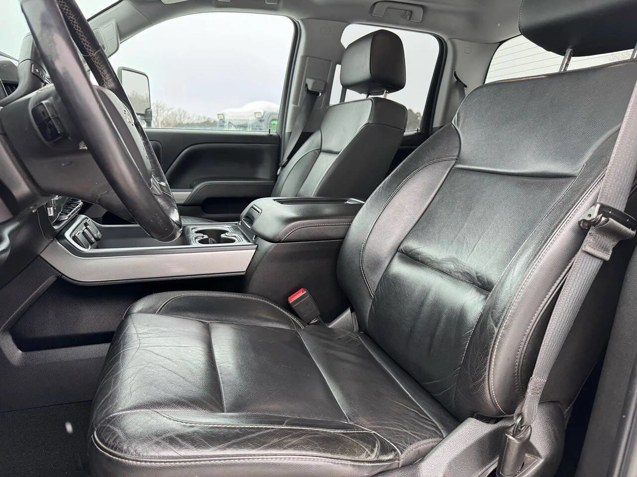 Used 2018 Chevrolet Silverado 2500 LTZ w/ Vortec Plus Package image 10