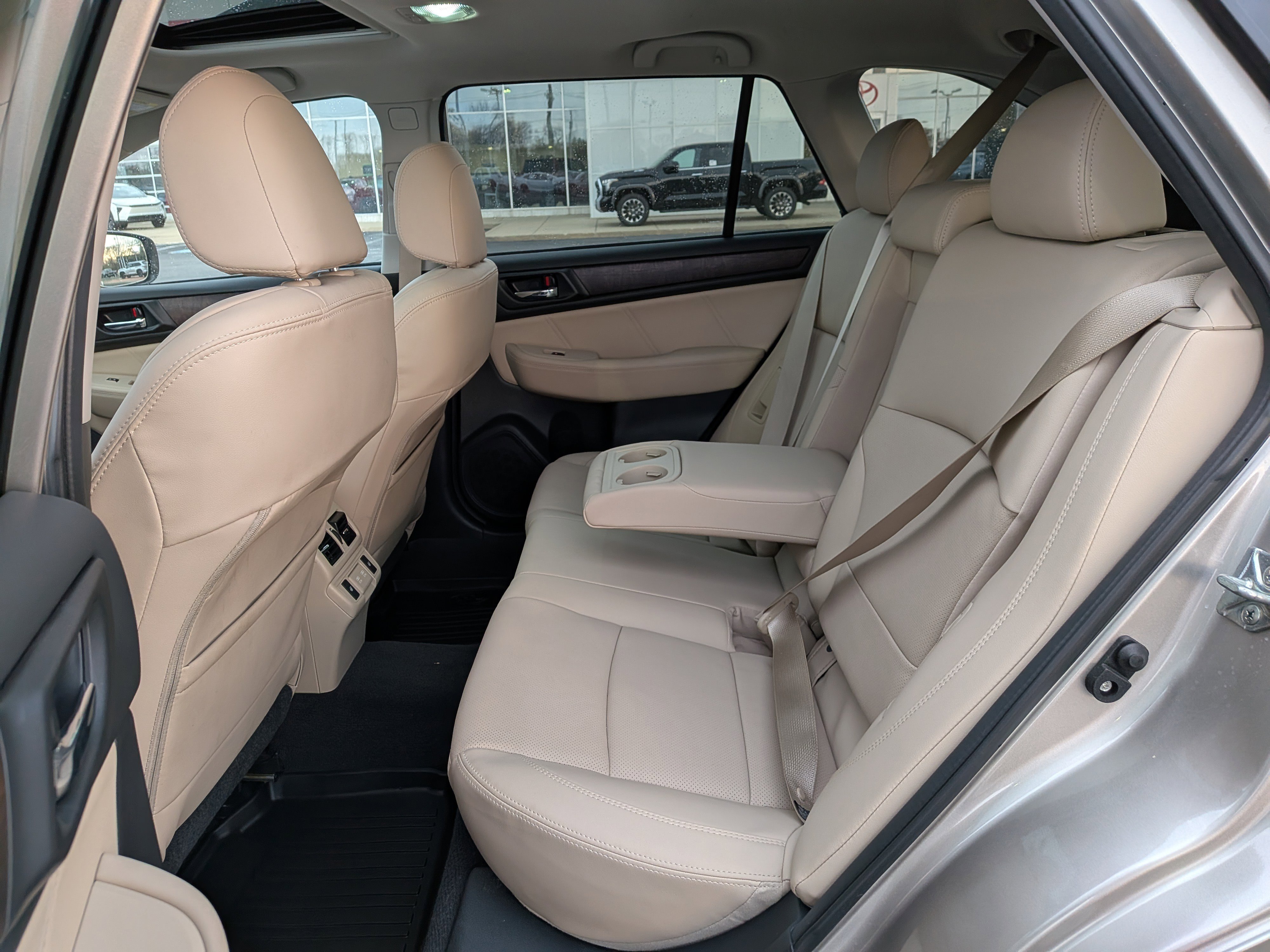 Used 2019 Subaru Outback 2.5i Limited w/ Popular Package #2 image 19