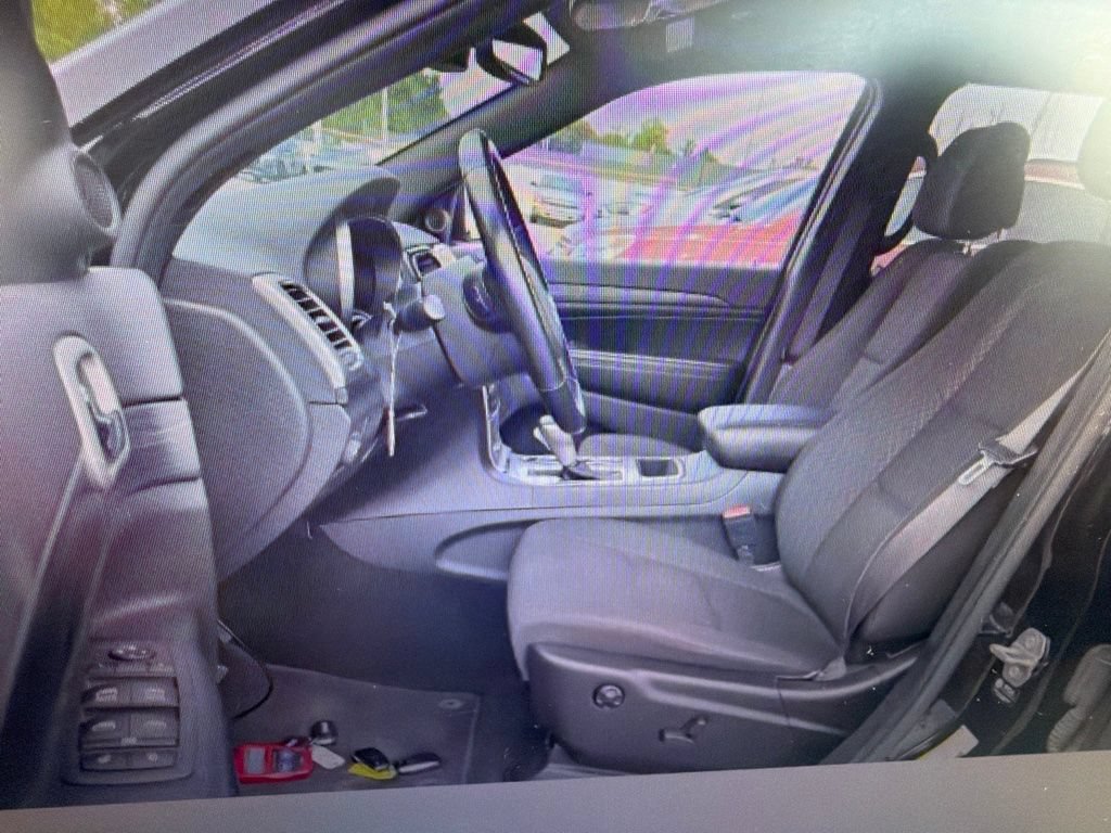 Used 2022 Jeep Grand Cherokee Laredo E w/ Security & Convenience Group AWD/4WD image 5