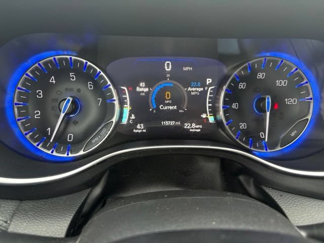 Used 2020 Chrysler Pacifica Limited FWD image 28