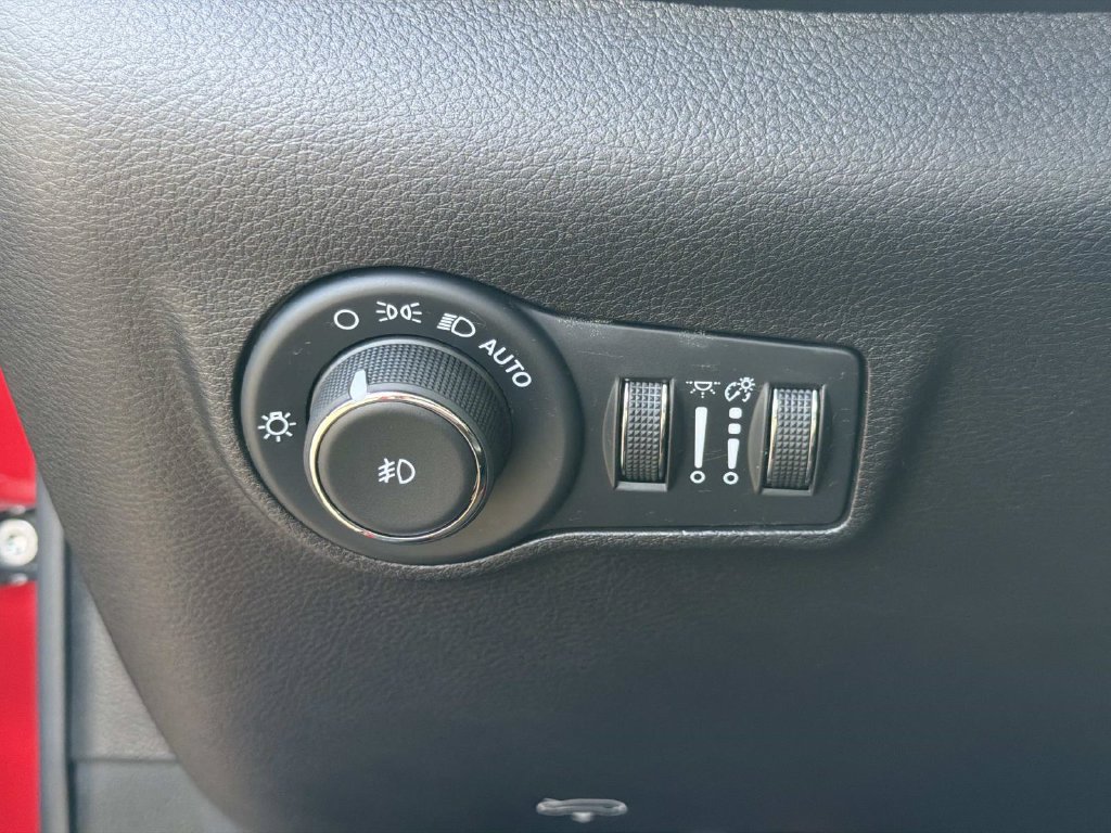 Used 2025 Jeep Compass Limited AWD/4WD image 24