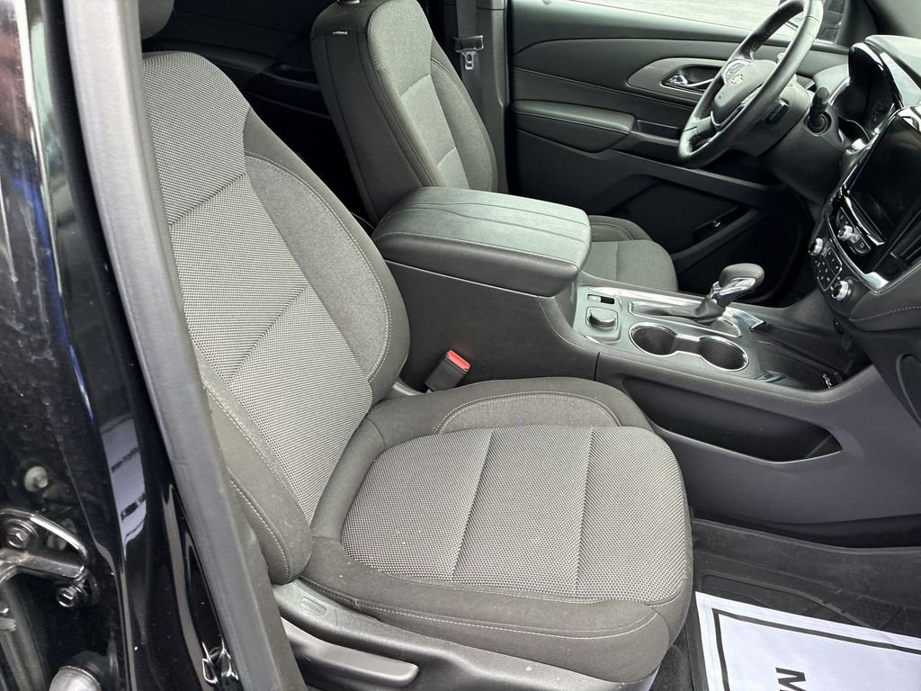 Used 2023 Chevrolet Traverse LT image 22
