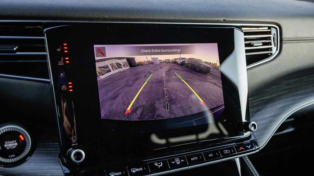 Certified 2024 Jeep Wagoneer L Series II w/ Flexible Seating Group image 25