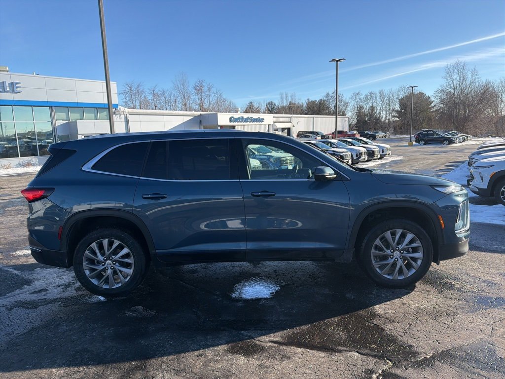 Used 2025 Buick Enclave Preferred image 2