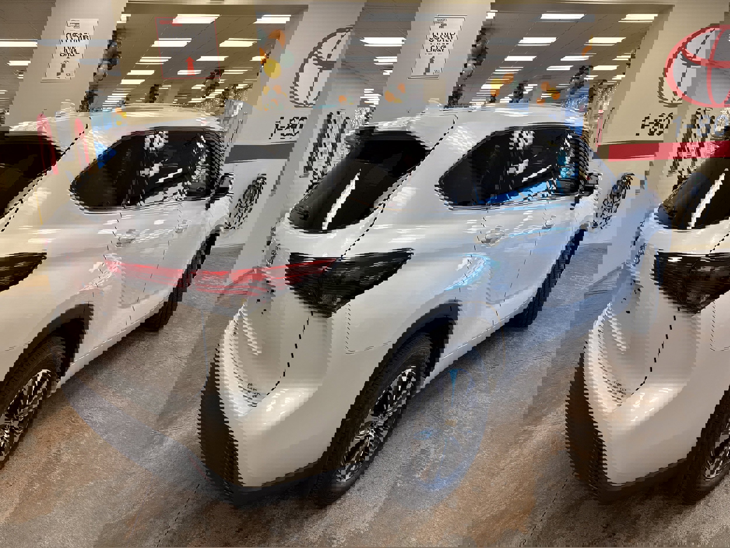 Used 2022 Toyota Highlander XLE image 10