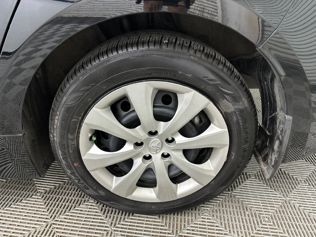 Used 2026 Toyota Corolla LE FWD image 13