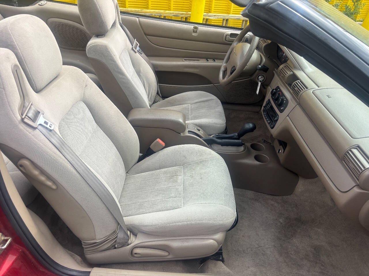 Used 2004 Chrysler Sebring LX FWD image 17