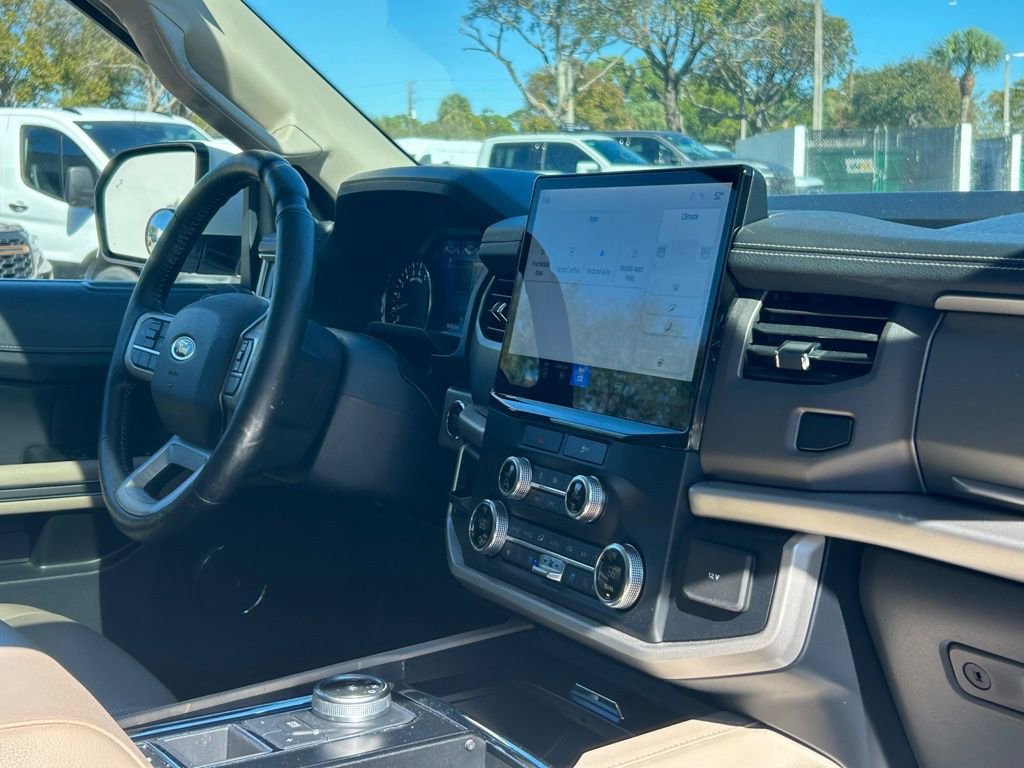 Used 2022 Ford Expedition XLT image 26
