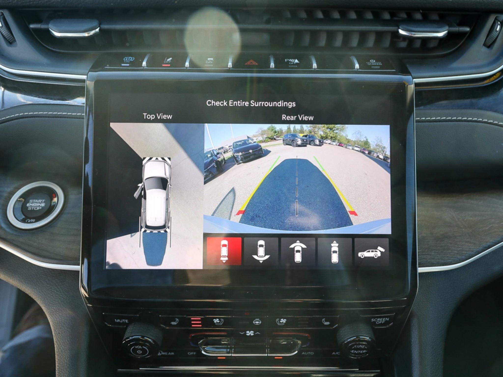 Used 2023 Jeep Grand Cherokee 30th Anniversary AWD/4WD image 18