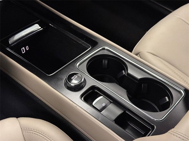 Used 2025 Lincoln Corsair AWD image 29