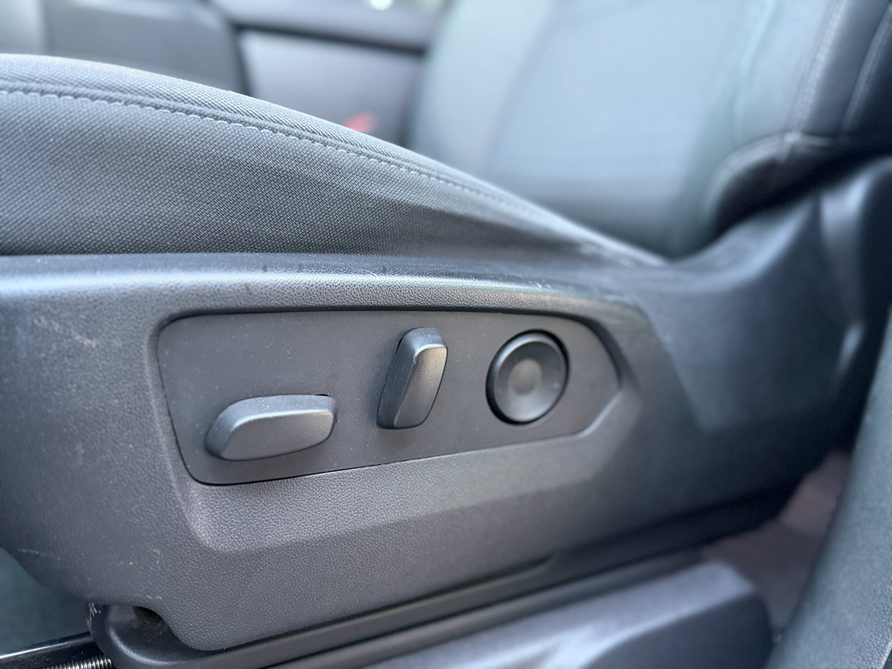 Used 2022 Chevrolet Silverado 1500 Custom image 21