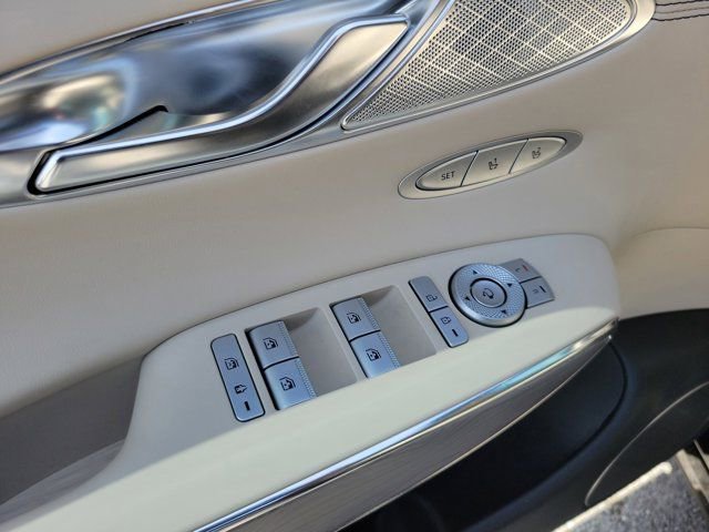 Used 2024 Genesis GV70 2.5T w/ Advanced Package AWD/4WD image 17