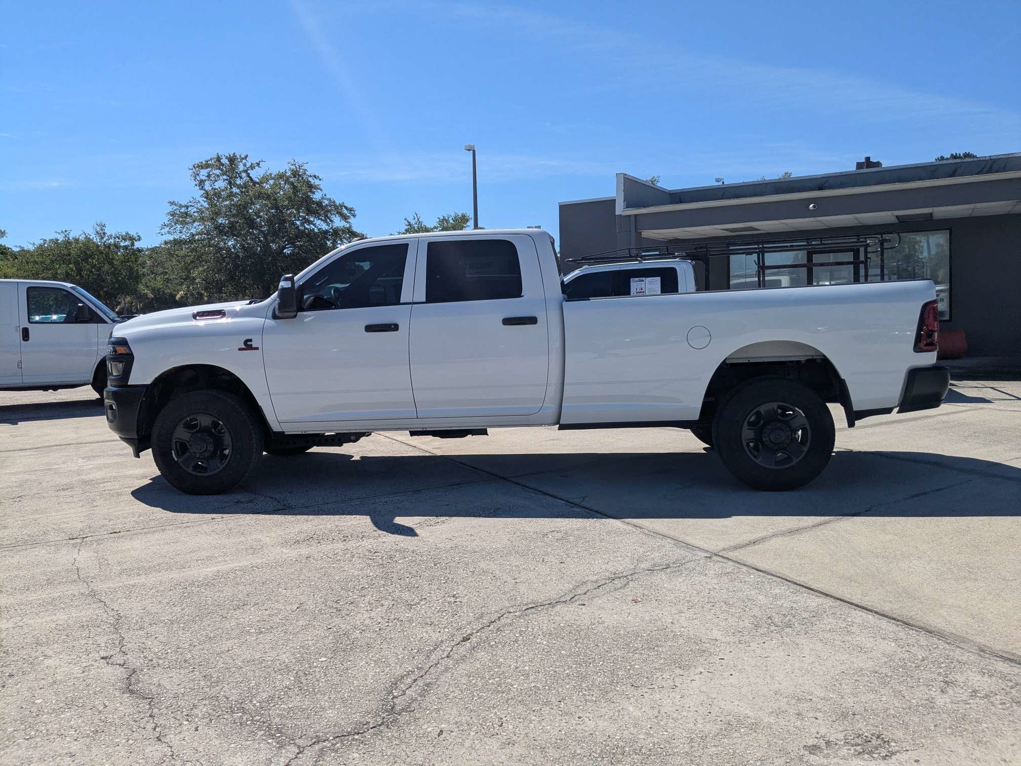 Used 2026 RAM 3500 Tradesman AWD/4WD image 7
