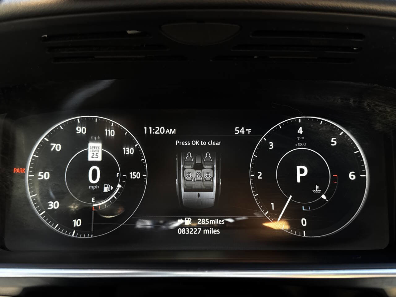 Used 2017 Land Rover Range Rover Sport HSE image 19