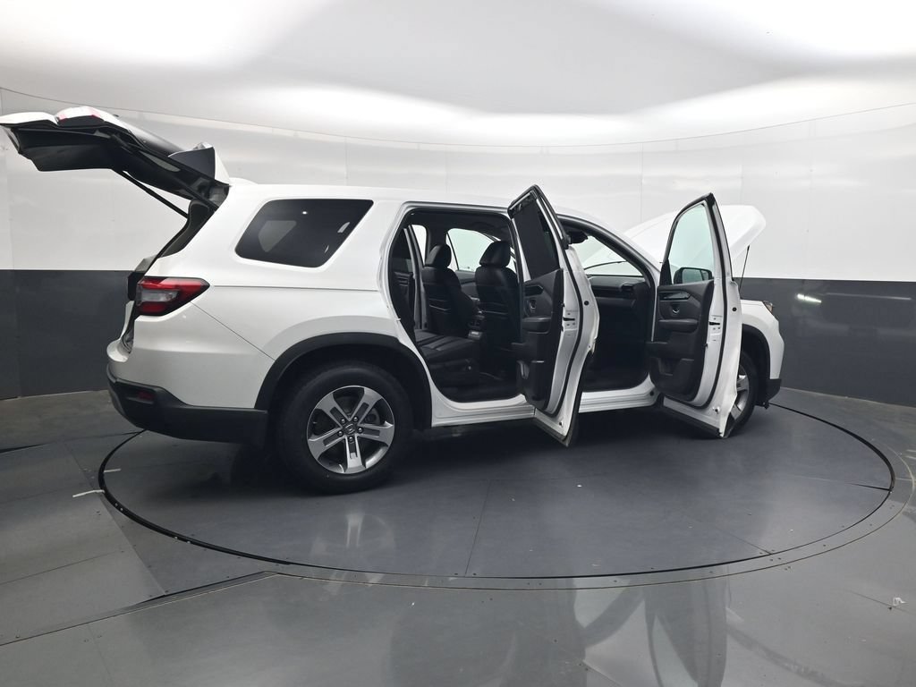 Used 2025 Honda Pilot EX-L image 49