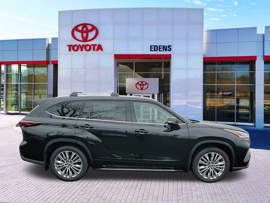 New 2025 Toyota Highlander Platinum image 2