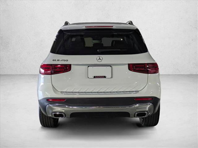 Used 2026 Mercedes-Benz GLB 250 image 9