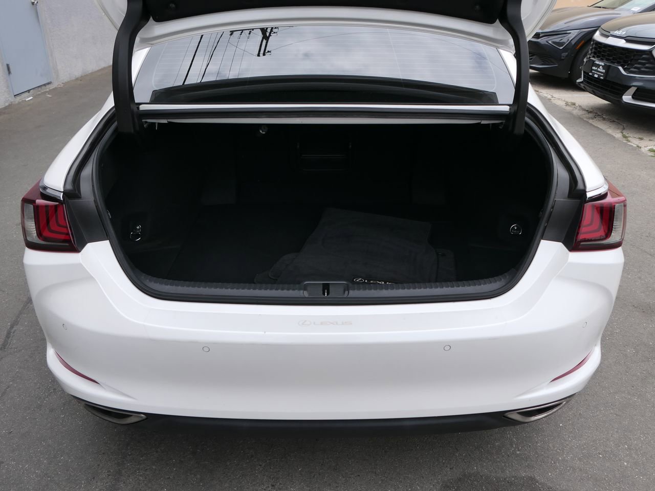 Used 2020 Lexus ES 350 w/ Premium Package FWD image 25