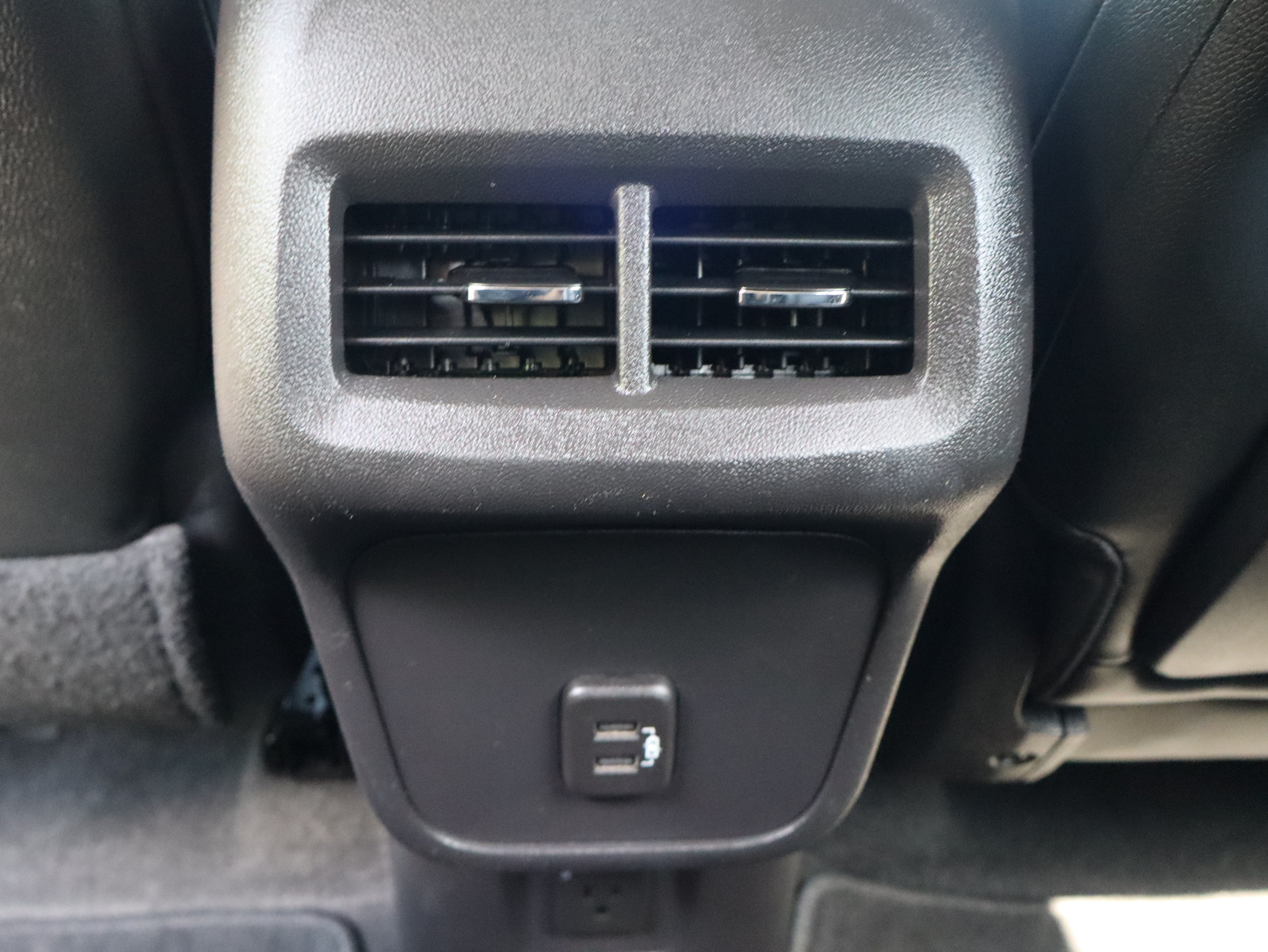 Used 2024 GMC Terrain SLT AWD/4WD image 24