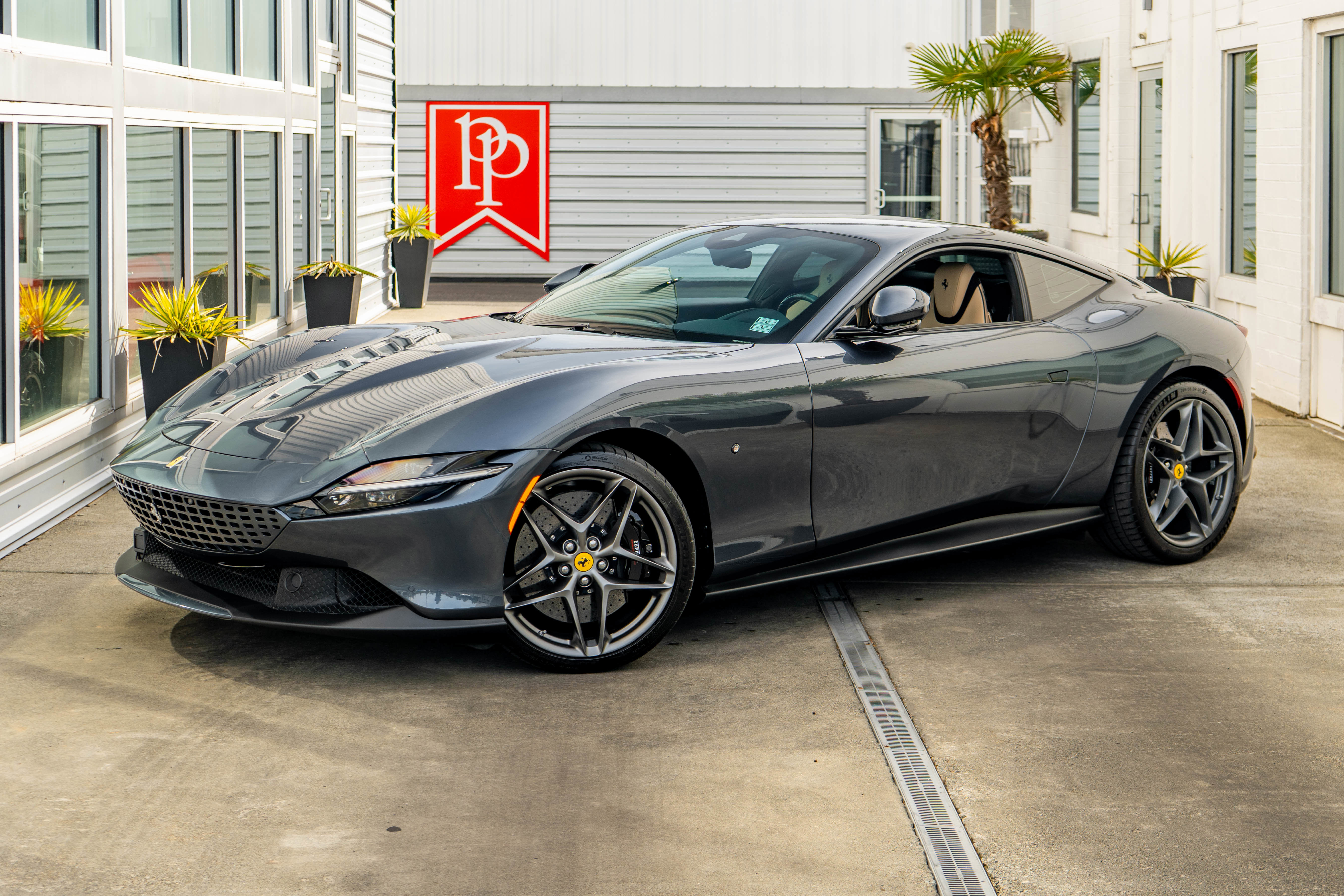 Used 2021 Ferrari Roma RWD image 2