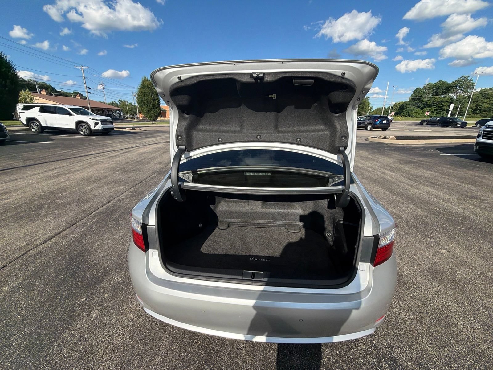 Used 2013 Lexus ES 300h w/ Luxury Pkg FWD image 24