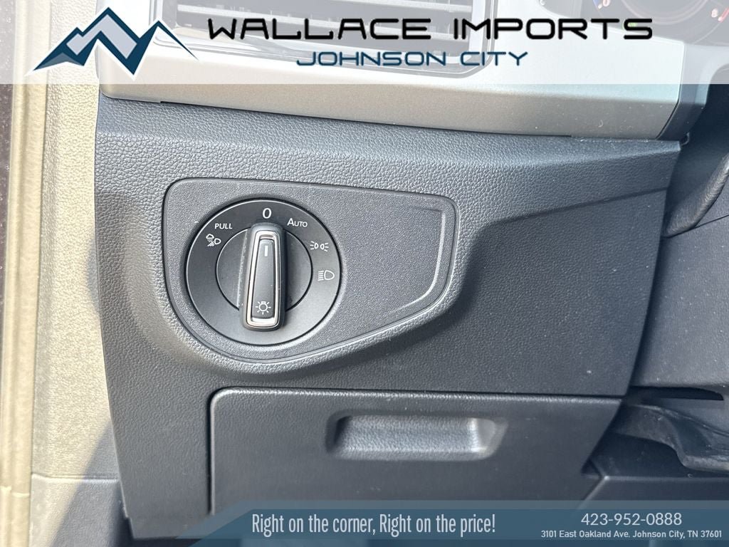 Certified 2022 Volkswagen Atlas Cross Sport SEL Premium R-Line AWD/4WD image 34