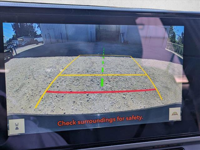 Used 2025 Toyota Camry SE image 13