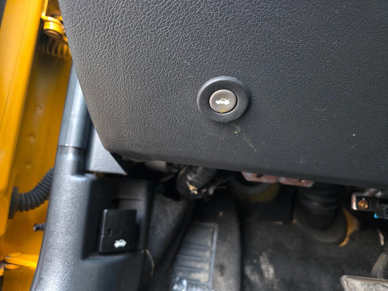 Used 2002 Chevrolet Cavalier Base 2dr Coupe w/ Preferred Equipment Group 1 image 34