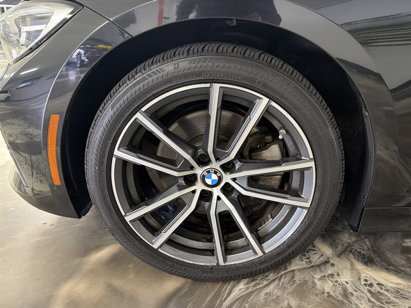 Used 2019 BMW 330i Sedan w/ Convenience Package RWD image 5