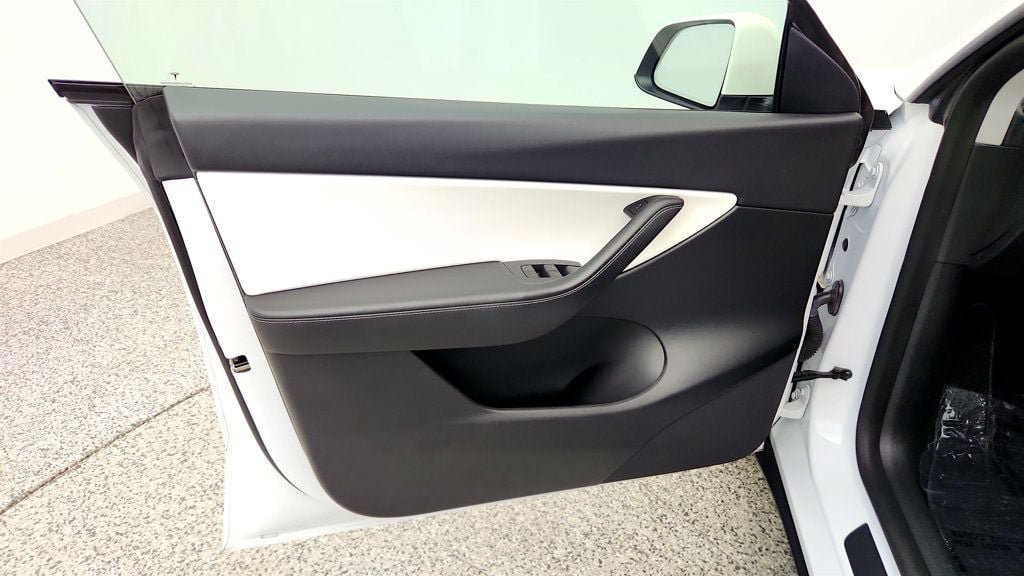 Used 2022 Tesla Model Y Performance AWD/4WD image 11