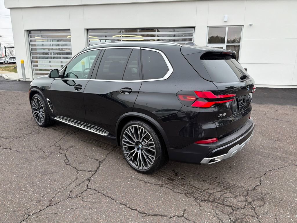 Certified 2025 BMW X5 xDrive40i w/ Executive Package image 3